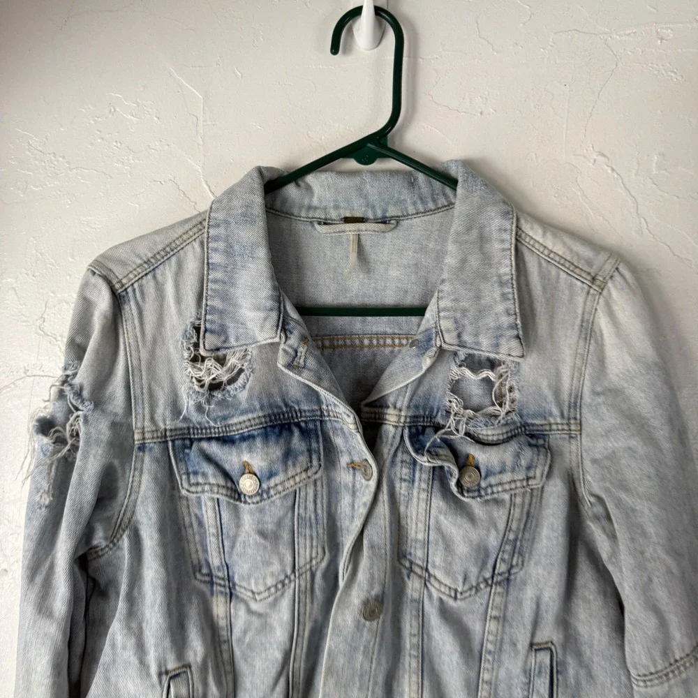 Free People Distressed Light Wash Denim Jacket Women's L‎ Boho Festival Western - Picture 2 of 10